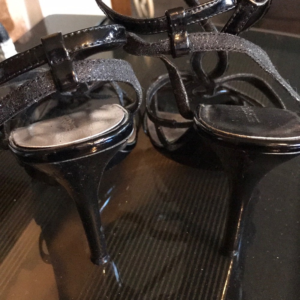 Shoe - Picture 2 of 3